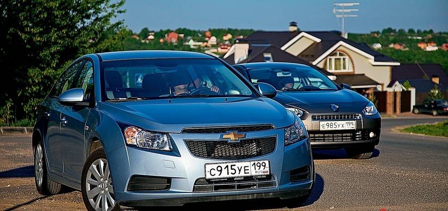 Какой автомобиль лучше купить Renault Fluence или Chevrolet Cruze?