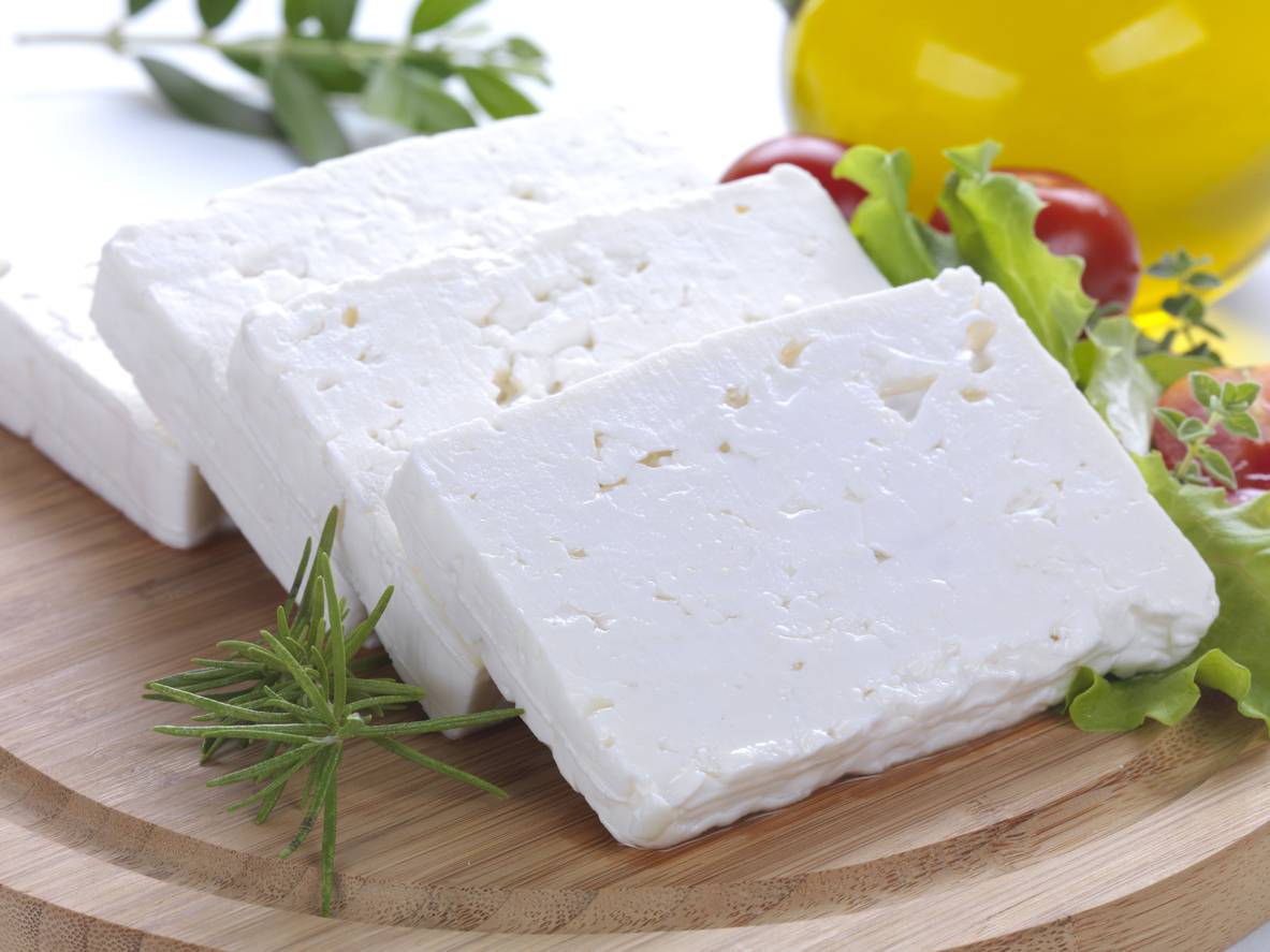 Брынза фета и фетакса: чем отличаются эти сыры