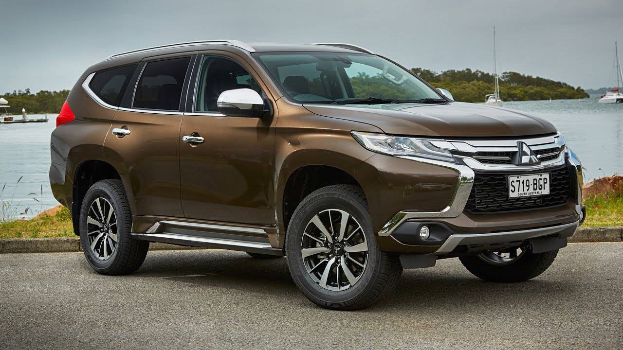 Какой автомобиль лучше toyota fortuner или mitsubishi pajero sport?