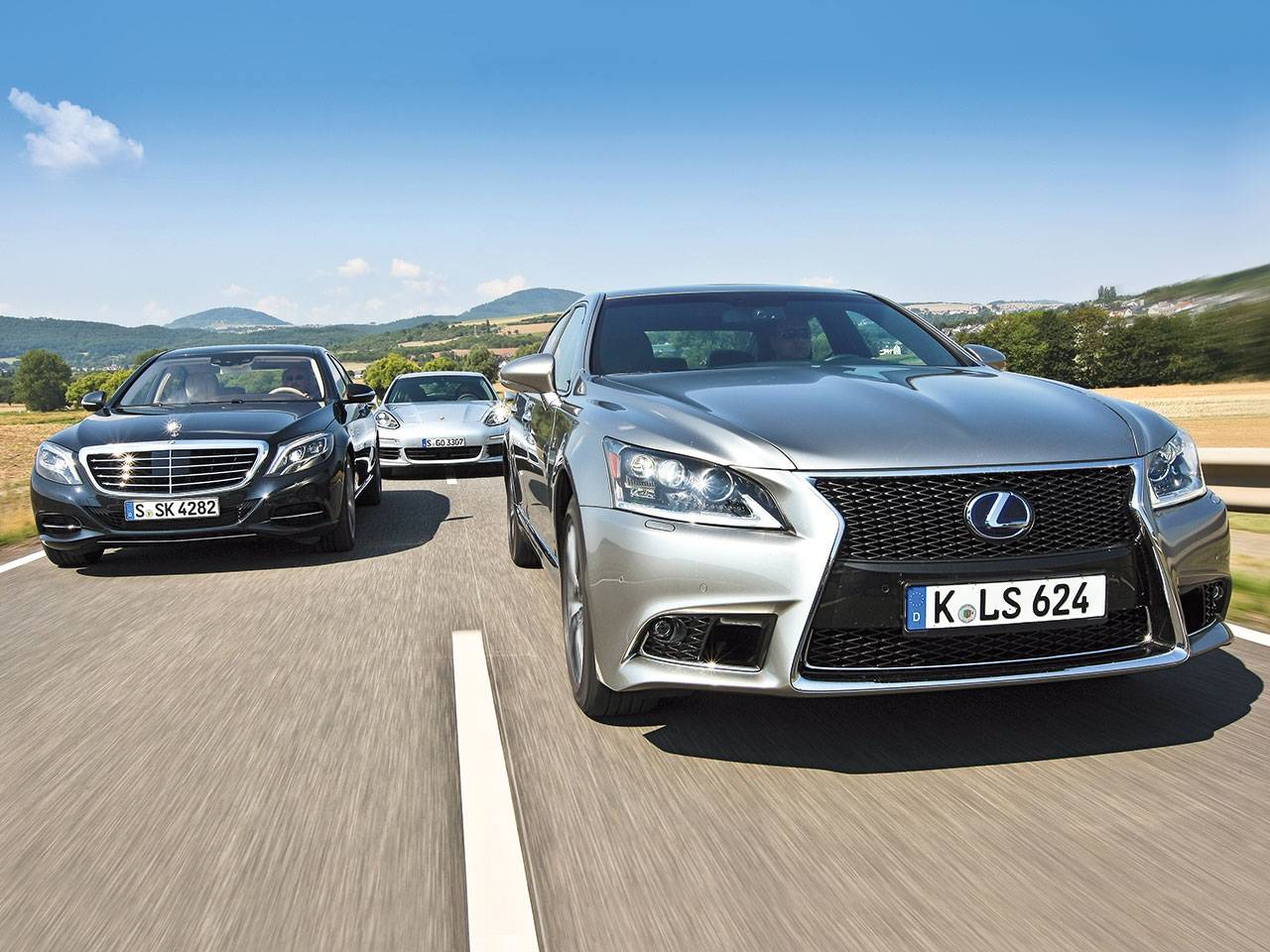 Сравнение 2015 lexus is 350 vs mercedes-benz c 400