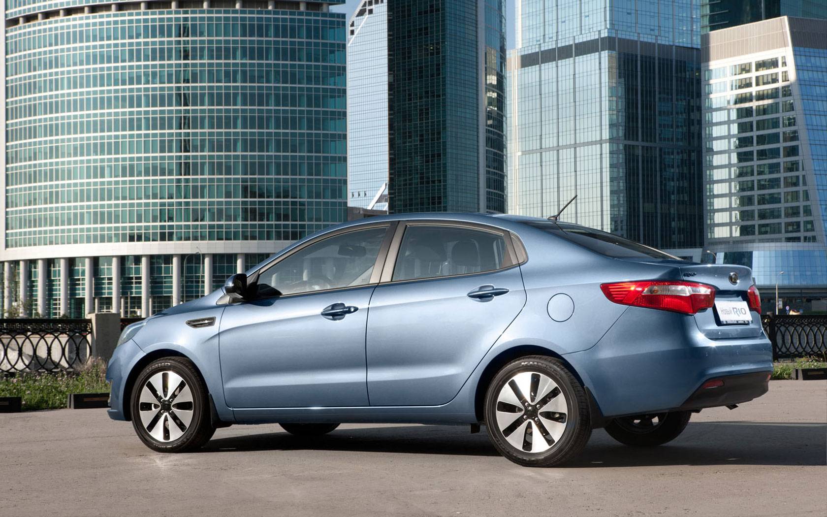 Какой автомобиль лучше: kia rio или nissan almera?