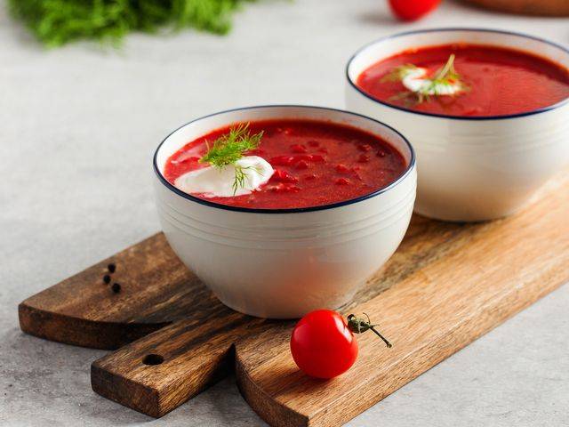 Разница между борщом и свекольником. чем отличается борщ от щей и свекольника. отличие борща от щей. особенности приготовления супа из капусты