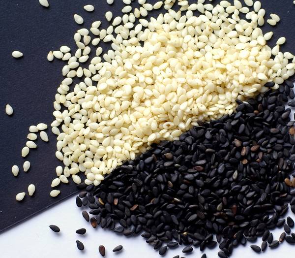 Черный и белый кунжут - полезные свойства и противопоказания