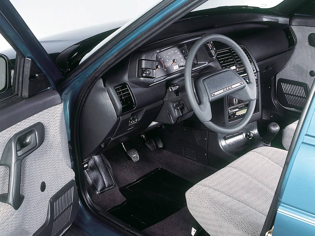 Что лучше: audi 80 или lada (ваз) 2110?